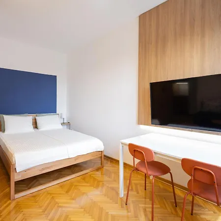 Studio Lucky One Apartment
